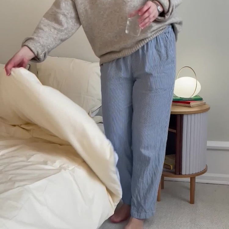 Прикроватный столик Одейшес, светлый дуб Audacious Side Table, Oak