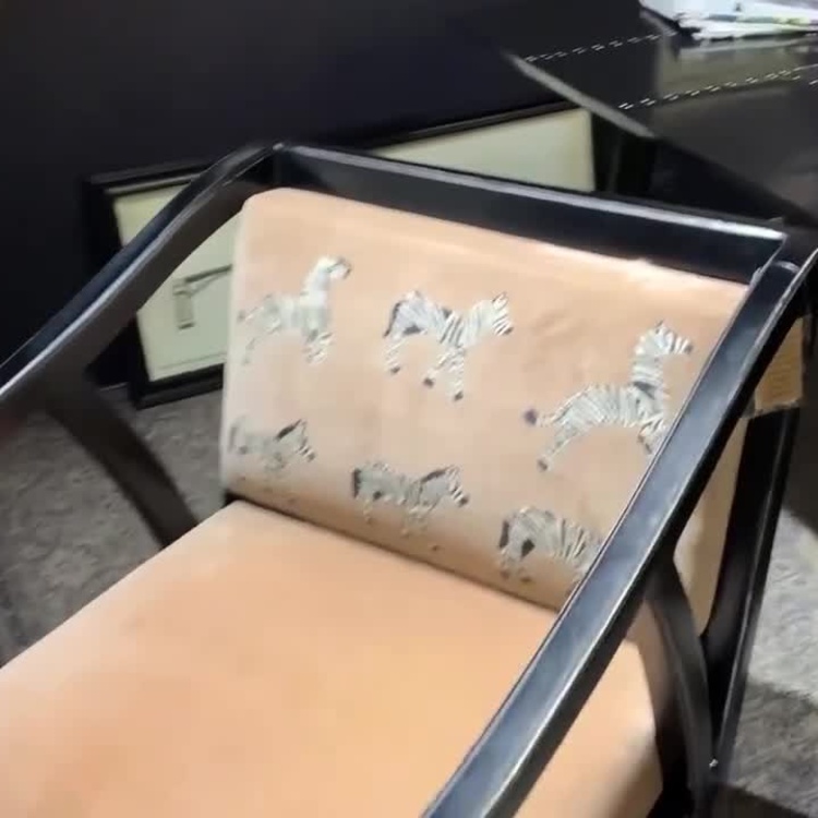 Кресло бархатное Сафари Embroidered Armchair