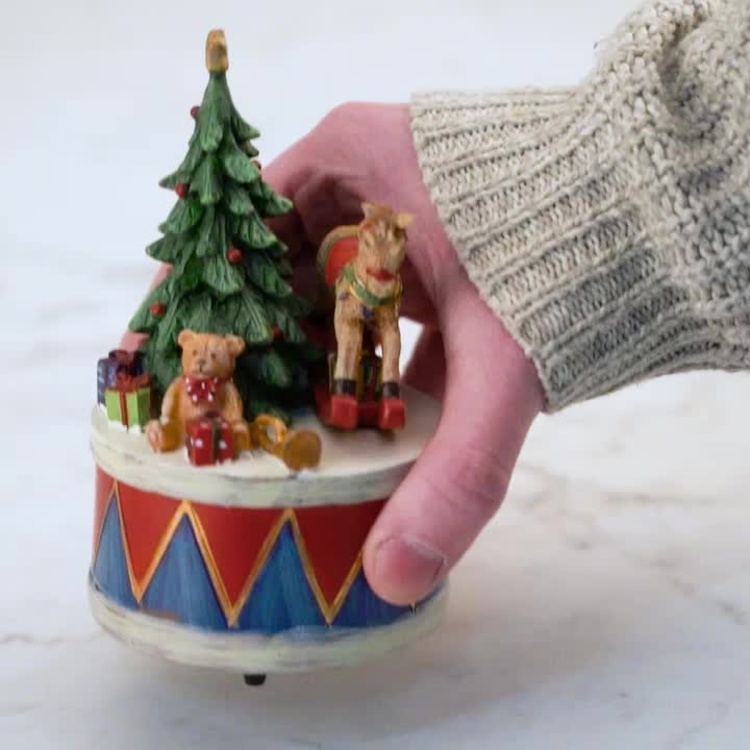 Музыкальная статуэтка Это маленький мир Xmas Music Box It's A Small World 16 cm