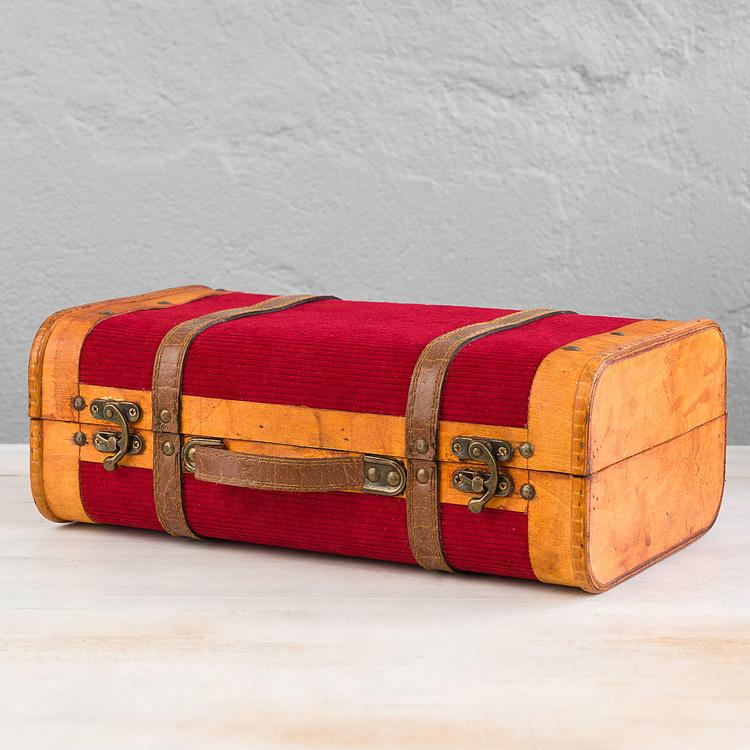 Набор из двух декоративных чемоданов с красным вельветом Set Of 2 Wood Velvet Suitcase Boxes Red