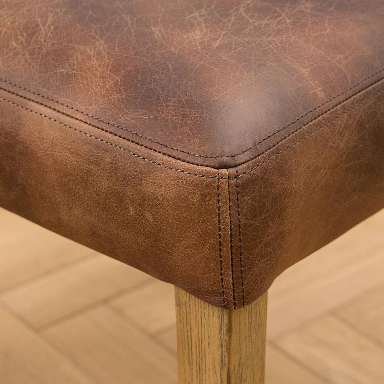 Стул Мами с заклёпками, светлые ножки Mami Dining Chair With Studs, Oak Brown