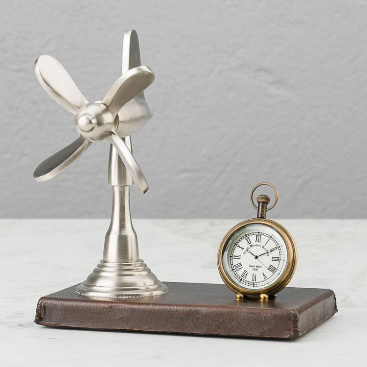 Настольные часы с пропеллером на подставке Propeller Desk Clock On Leather Stand