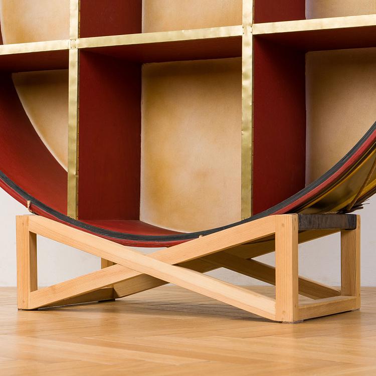 Деревянный стеллаж в виде барабана с латунным обрамлением на подставке, L Regiment Brass Drum Bookcase Large With Stand