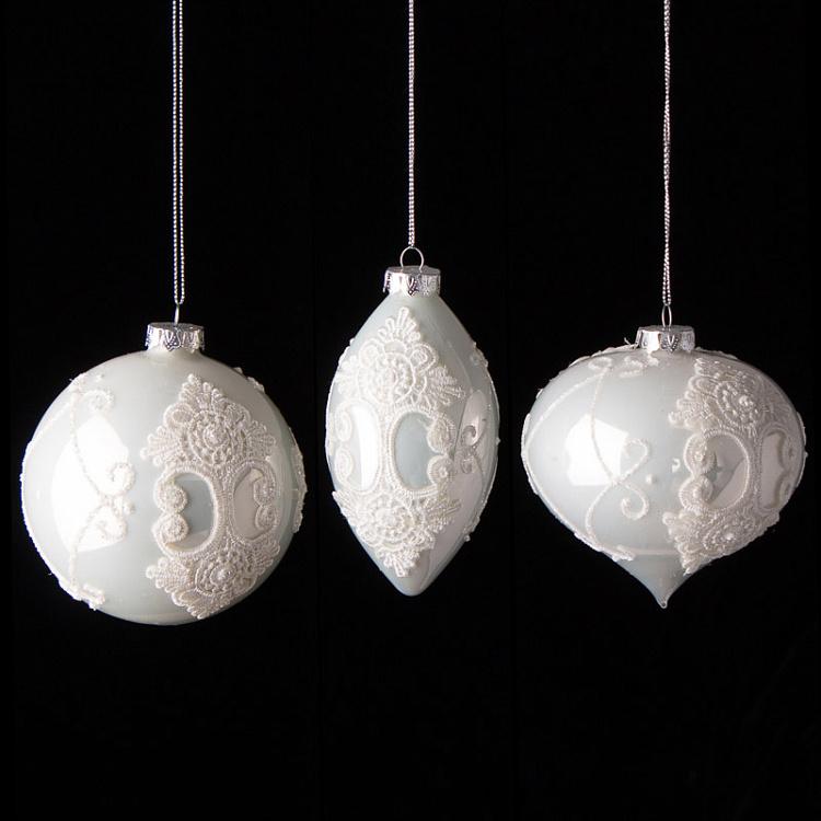 Набор из трёх ёлочных игрушек Белые шары с кружевом Set Of 3 Glass Lace And Pearl Crest Ball White 10 cm