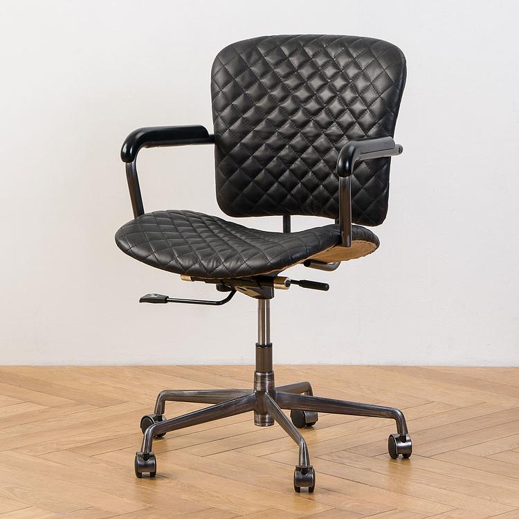 Рабочее кресло Милан, чёрные подлокотники Ufficio Milano Armchair, Black Wood D