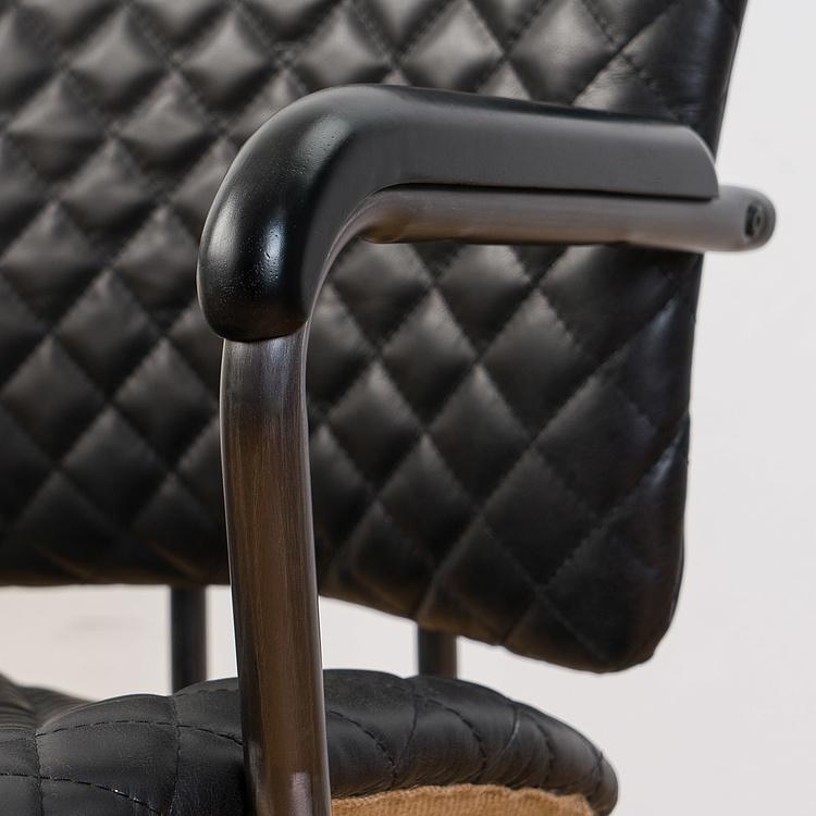 Рабочее кресло Милан, чёрные подлокотники Ufficio Milano Armchair, Black Wood D