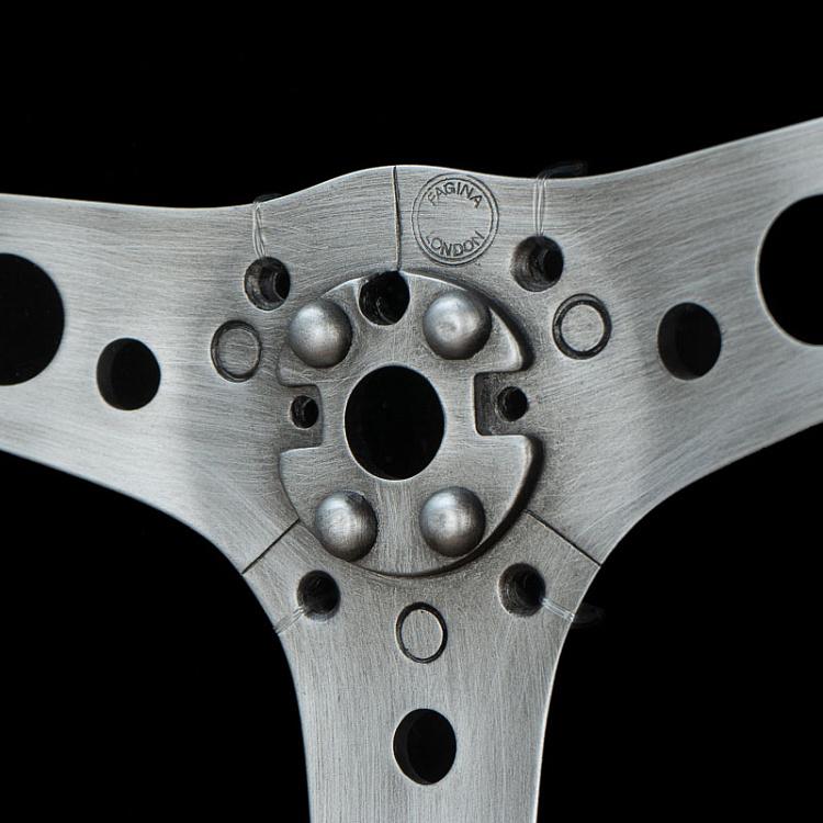 Арт-объект Кожаный руль гоночного автомобиля за стеклом в раме, M Shadow Box Leather Steering Wheel Medium