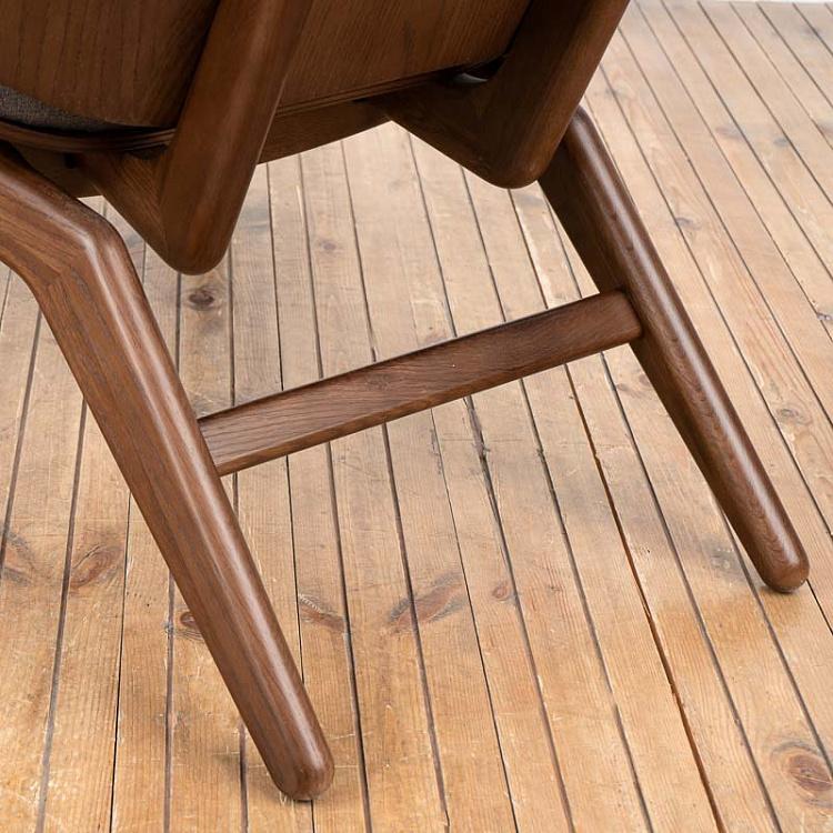 Кресло Читатель, тёмные ножки  The Reader Wing Chair, Dark Oak