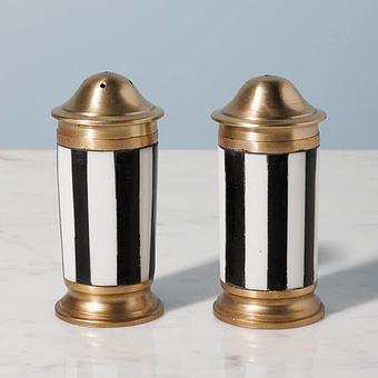 Set Of 2 Salt And Pepper Antique