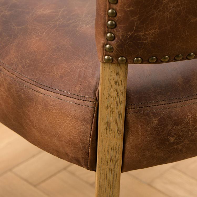 Стул Мами с заклёпками, светлые ножки Mami Dining Chair With Studs, Oak Brown