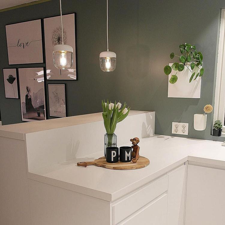 Белый подвесной светильник Жёлудь на белом проводе Acorn White Hanging Lamp With White Cord