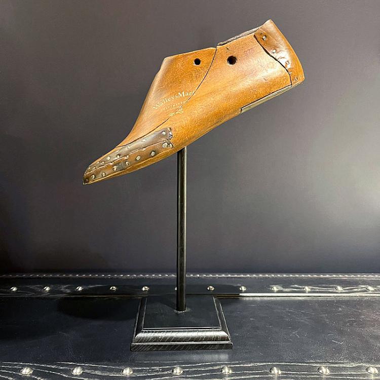 Cтатуэтка на подставке Обувная колодка с кожаными набивками Shoe Mull With Leather, Red Antique