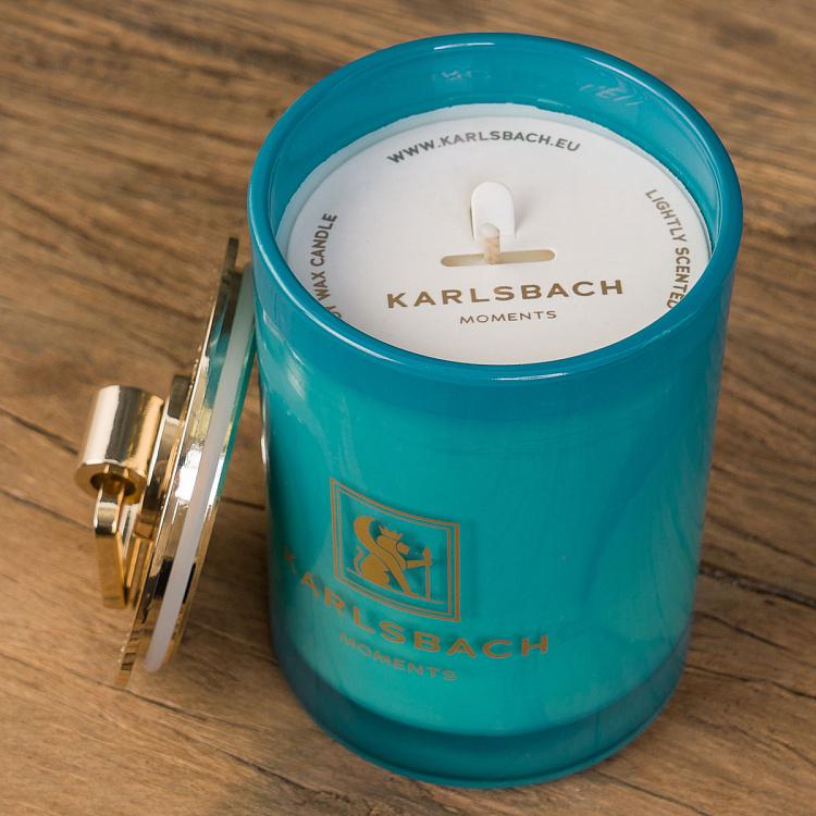 Аромасвеча в мятно-голубом стакане с золотой крышкой Шалфей и морская соль Aroma Candle In Light Blue Glass With Gold Lid Wood Sage And Sea Salt