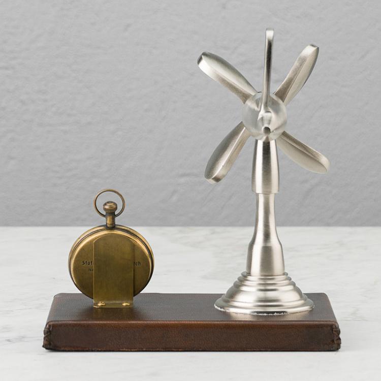 Настольные часы с пропеллером на подставке Propeller Desk Clock On Leather Stand