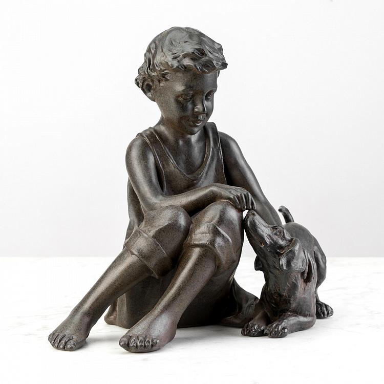 Статуэтка Сидящий мальчик с собакой Seated Boy With Dog
