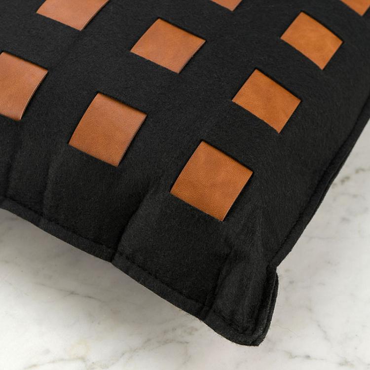 Квадратная подушка из фетра и искусственной кожи Black Felt And Faux Leather Cushion