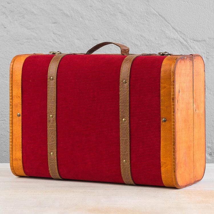 Набор из двух декоративных чемоданов с красным вельветом Set Of 2 Wood Velvet Suitcase Boxes Red