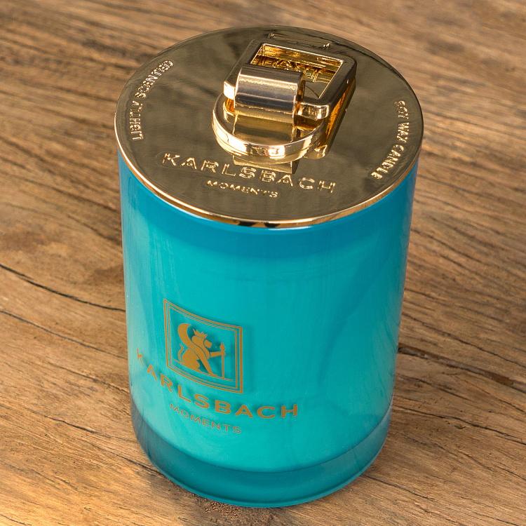 Аромасвеча в мятно-голубом стакане с золотой крышкой Шалфей и морская соль Aroma Candle In Light Blue Glass With Gold Lid Wood Sage And Sea Salt