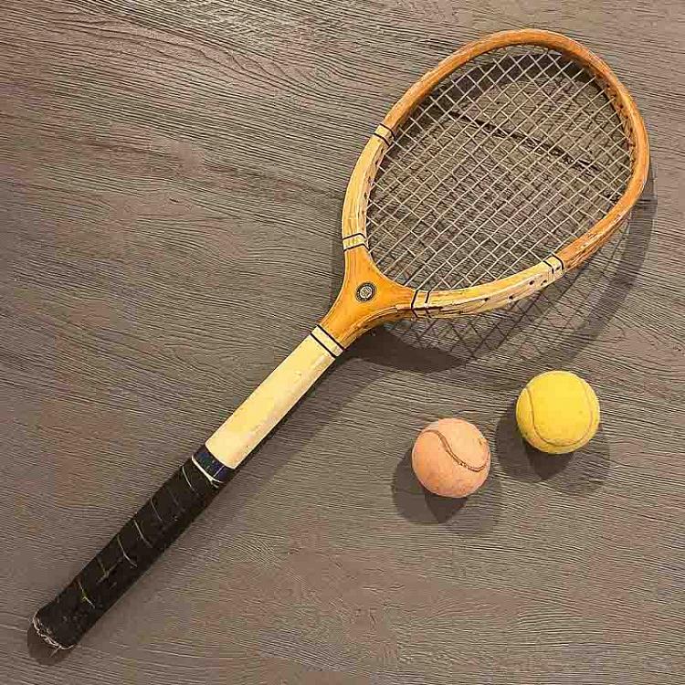 Винтажная теннисная ракетка и мяч 15 Vintage Tennis Racket And Ball 15