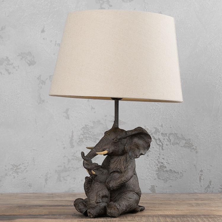 Настольная лампа с абажуром Слониха со слонёнком Table Lamp With 2 Elephants Crossing Trunks With Shade