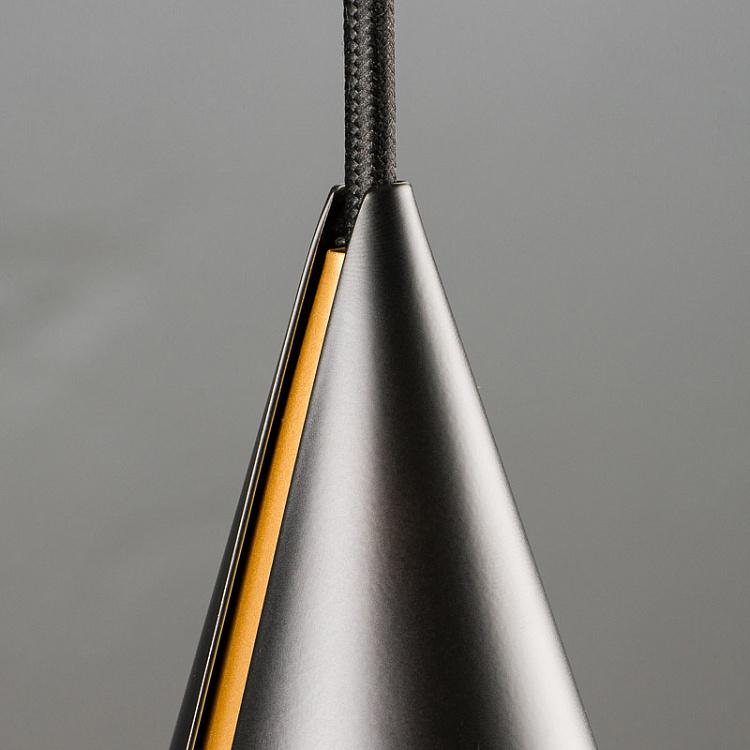 Чёрно-латунный подвесной светильник Рожок на чёрном проводе с плоским потолочным колпаком Cornet Black Brass With Black Cord Rosette