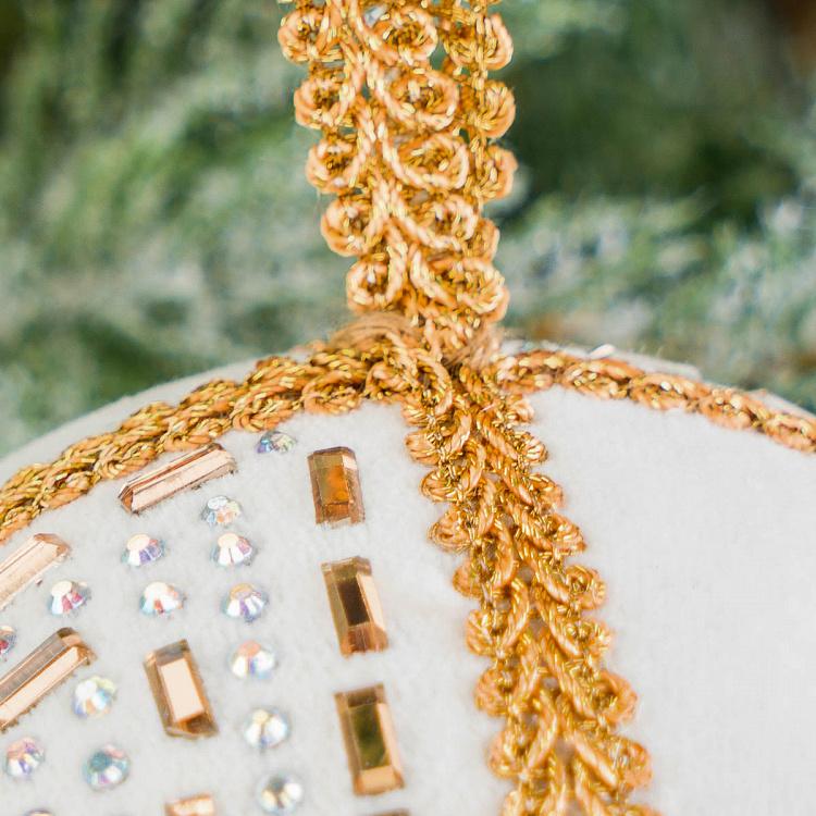 Ёлочная игрушка Белый бархатный шар с золотистыми стразами Rhinestones Textile Ball White 9 cm