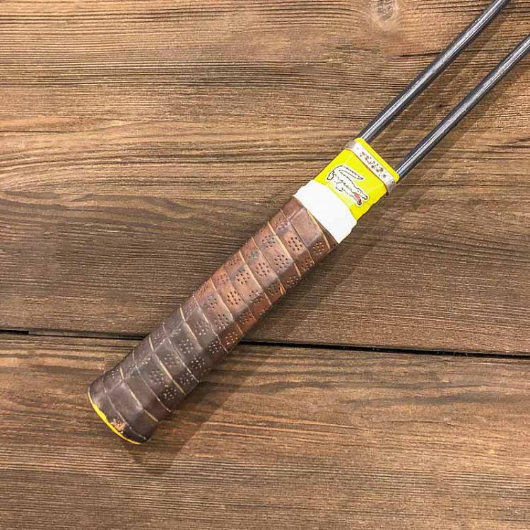 Винтажная теннисная ракетка и мяч 1 Vintage Tennis Racket And Ball 1