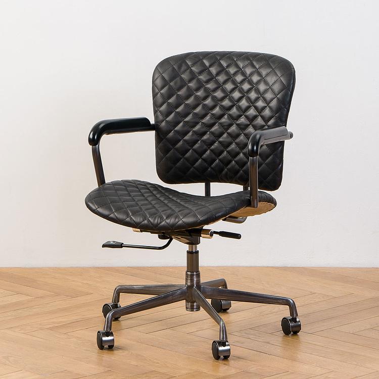 Рабочее кресло Милан, чёрные подлокотники Ufficio Milano Armchair, Black Wood D