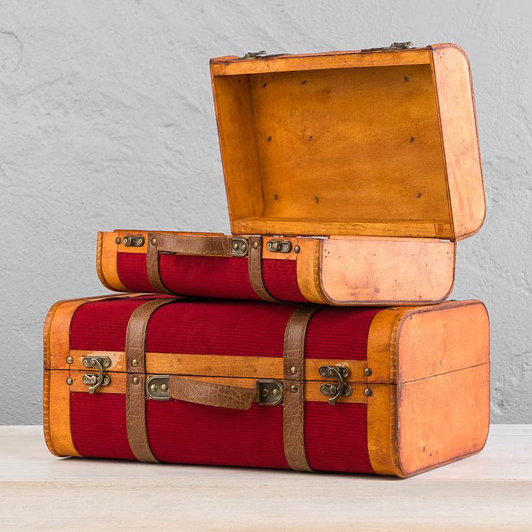 Набор из двух декоративных чемоданов с красным вельветом Set Of 2 Wood Velvet Suitcase Boxes Red