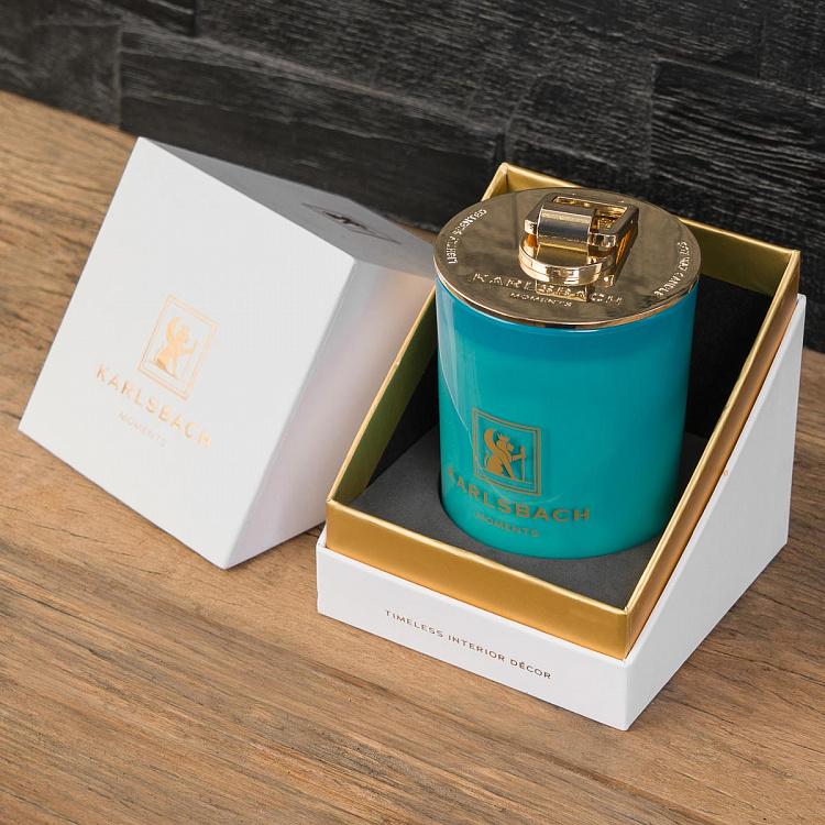 Аромасвеча в мятно-голубом стакане с золотой крышкой Шалфей и морская соль Aroma Candle In Light Blue Glass With Gold Lid Wood Sage And Sea Salt