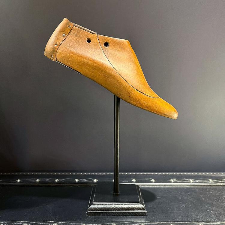 Cтатуэтка на подставке Обувная колодка с кожаными набивками Shoe Mull With Leather, Red Antique