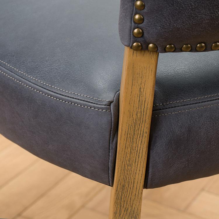 Стул Мами с заклёпками, светлые ножки Mami Dining Chair With Studs, Oak Brown