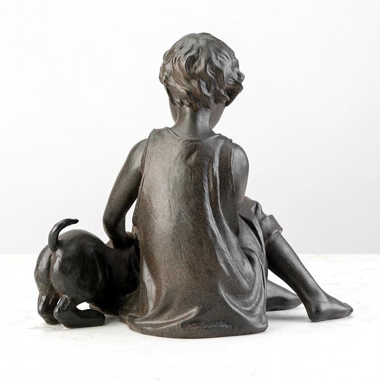 Статуэтка Сидящий мальчик с собакой Seated Boy With Dog