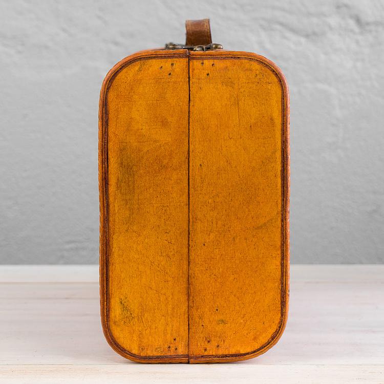 Набор из двух декоративных чемоданов с красным вельветом Set Of 2 Wood Velvet Suitcase Boxes Red