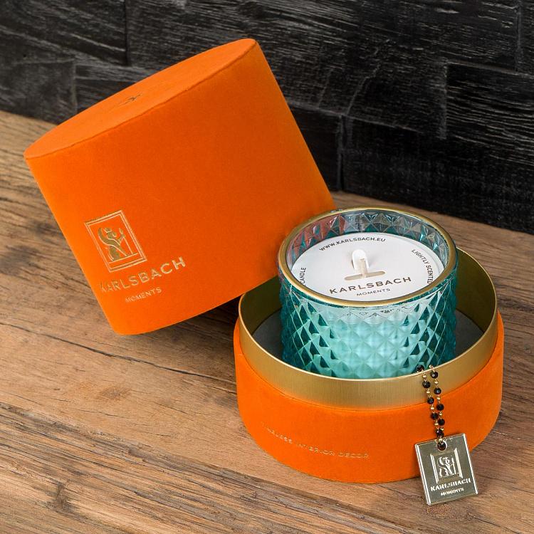 Аромасвеча в голубом фасетном стакане Огурец, S Aroma Candle In Blue Faceted Glass Cucumber Small