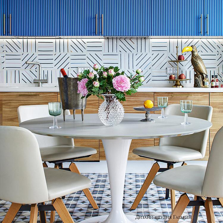 Двухуровневая сервировочная подставка золотого цвета Two Tiers Etagere Gold