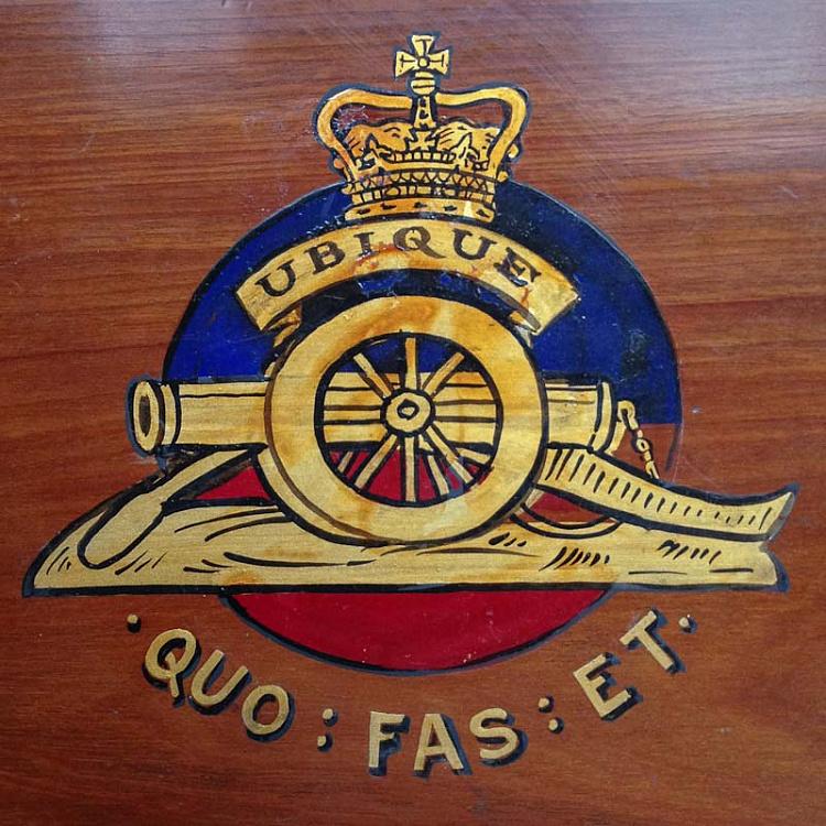 Винтажный предмет декора Королевская Школа Артиллерии Vintage Royal School Artillery