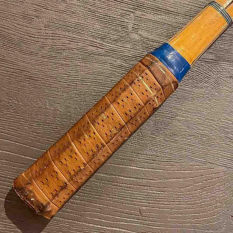 Винтажная теннисная ракетка и мяч 10 Vintage Tennis Racket And Ball 10