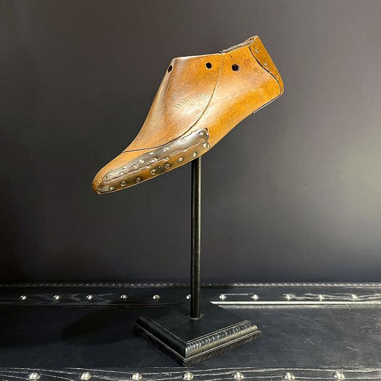 Cтатуэтка на подставке Обувная колодка с кожаными набивками Shoe Mull With Leather, Red Antique