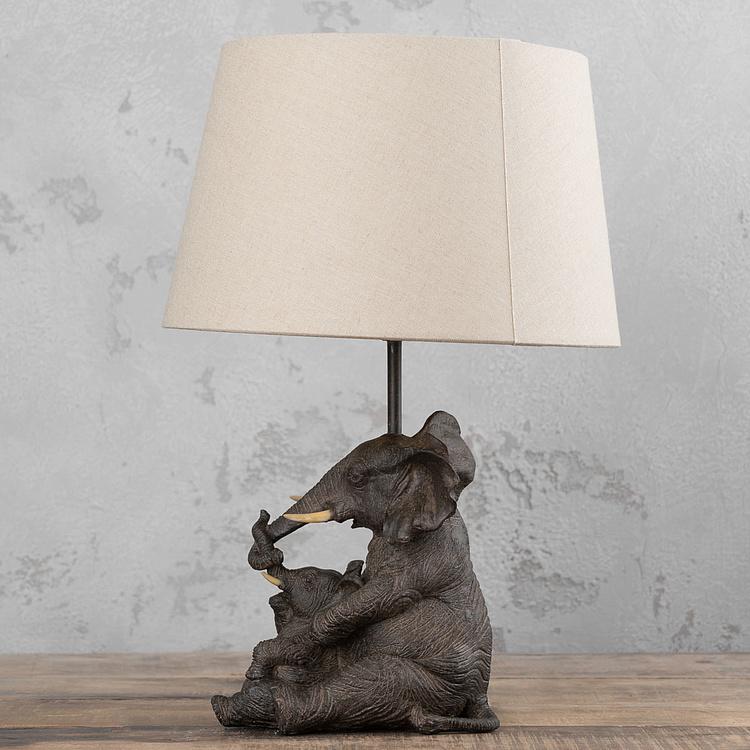 Настольная лампа с абажуром Слониха со слонёнком Table Lamp With 2 Elephants Crossing Trunks With Shade