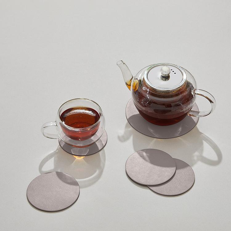 Набор из пяти круглых подставок под стаканы и чайник Set Of 5 Round Coasters