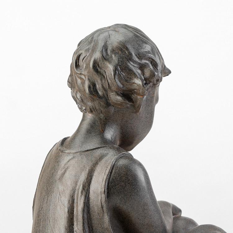 Статуэтка Сидящий мальчик с собакой Seated Boy With Dog