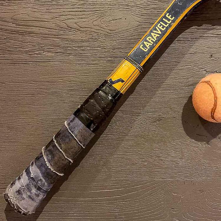 Винтажная теннисная ракетка и мяч 3 Vintage Tennis Racket And Ball 3