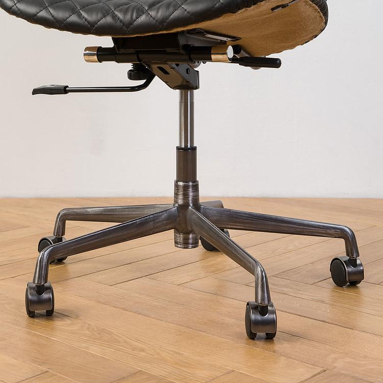 Рабочее кресло Милан, чёрные подлокотники Ufficio Milano Armchair, Black Wood D