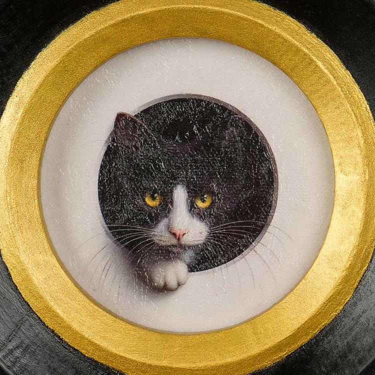 Картина в круглой раме Чёрно-белый кот Black And White Cat Painting In Round Frame
