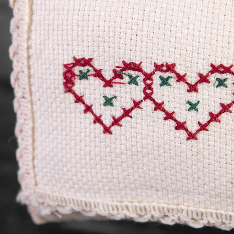 Новогодняя подвеска Вышитые сердца на подушке Coussin Tissu Brode Coeurs 11 cm