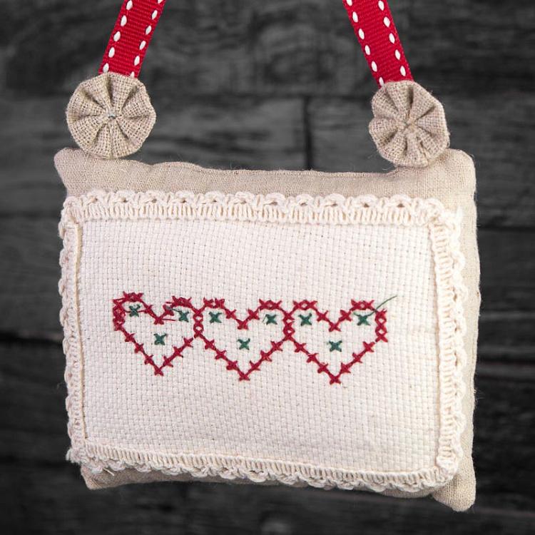 Новогодняя подвеска Вышитые сердца на подушке Coussin Tissu Brode Coeurs 11 cm