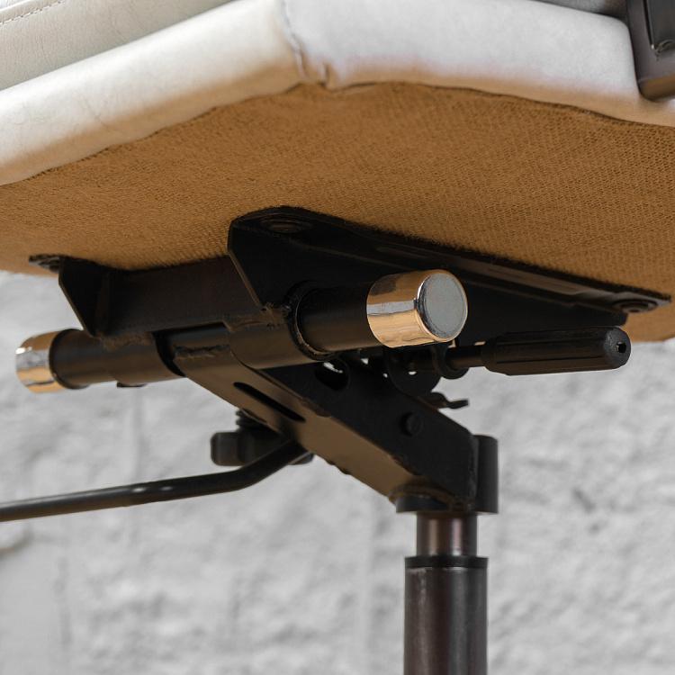 Рабочее кресло Неаполь, чёрные подлокотники Ufficio Napoli Armchair, Black Wood D