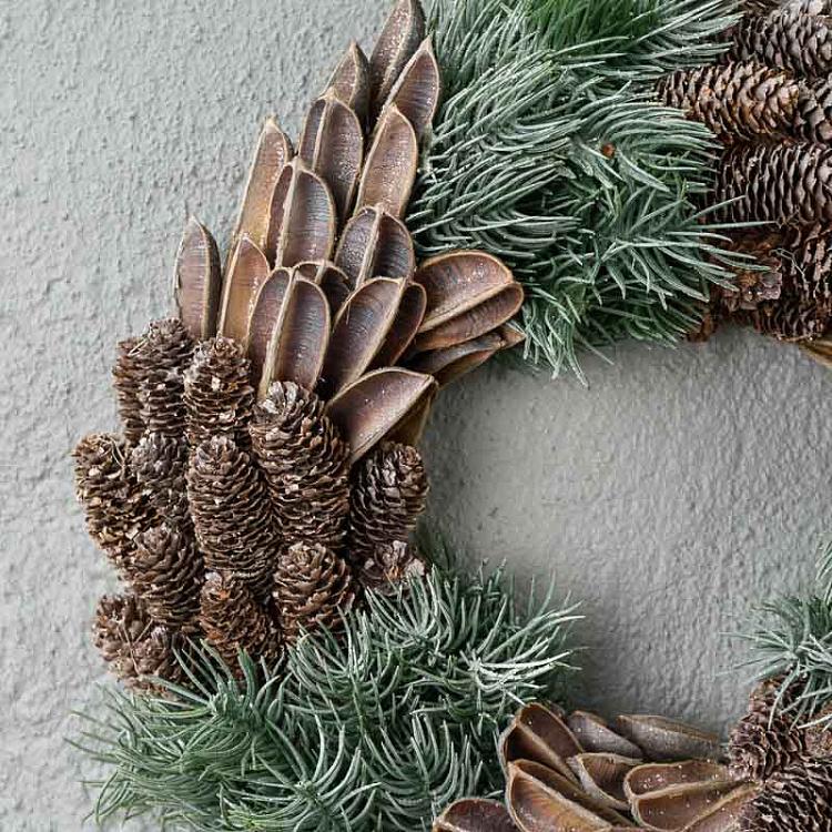 Новогодний заснеженный венок с шишками и ракушками Frost Pinecone Wreath Brown Green 34 cm