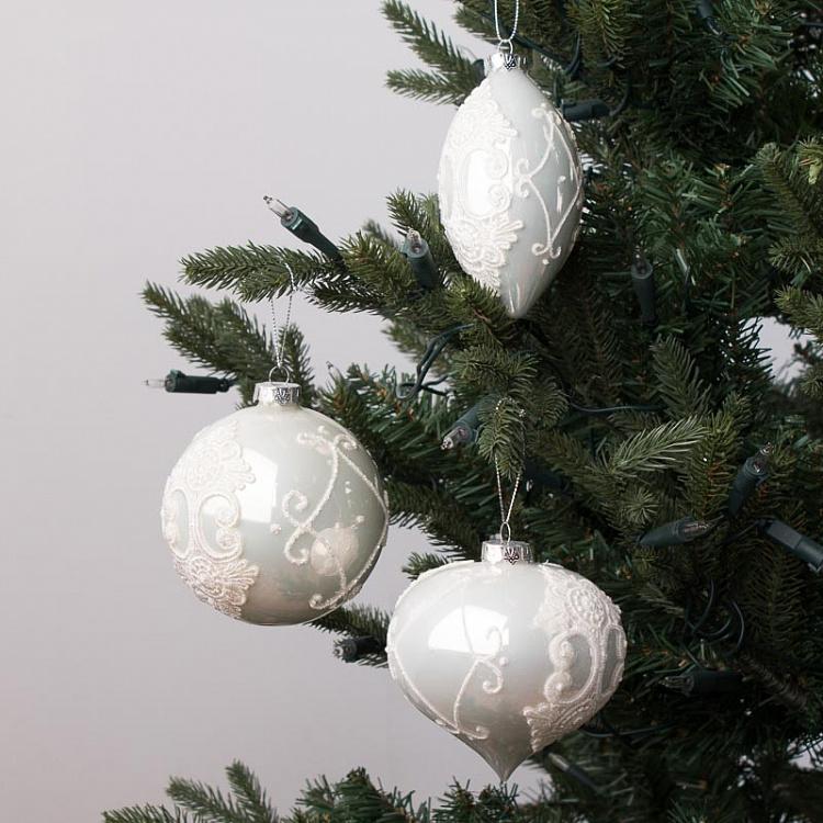 Набор из трёх ёлочных игрушек Белые шары с кружевом Set Of 3 Glass Lace And Pearl Crest Ball White 10 cm